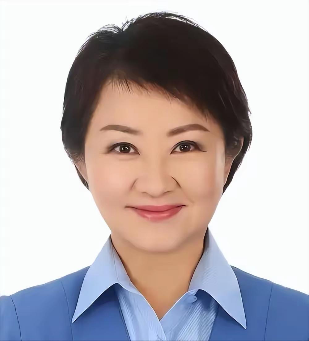 就在今天，台中市长卢秀燕发表声明，

五百亿新台币，就想把全世界最尖端的无人机技