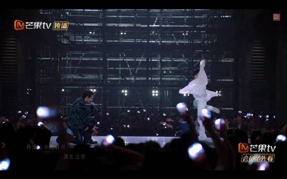 #披荆斩棘# 
无论看多少遍都超爱的一段舞蹈Show
#符龙飞##黄潇#