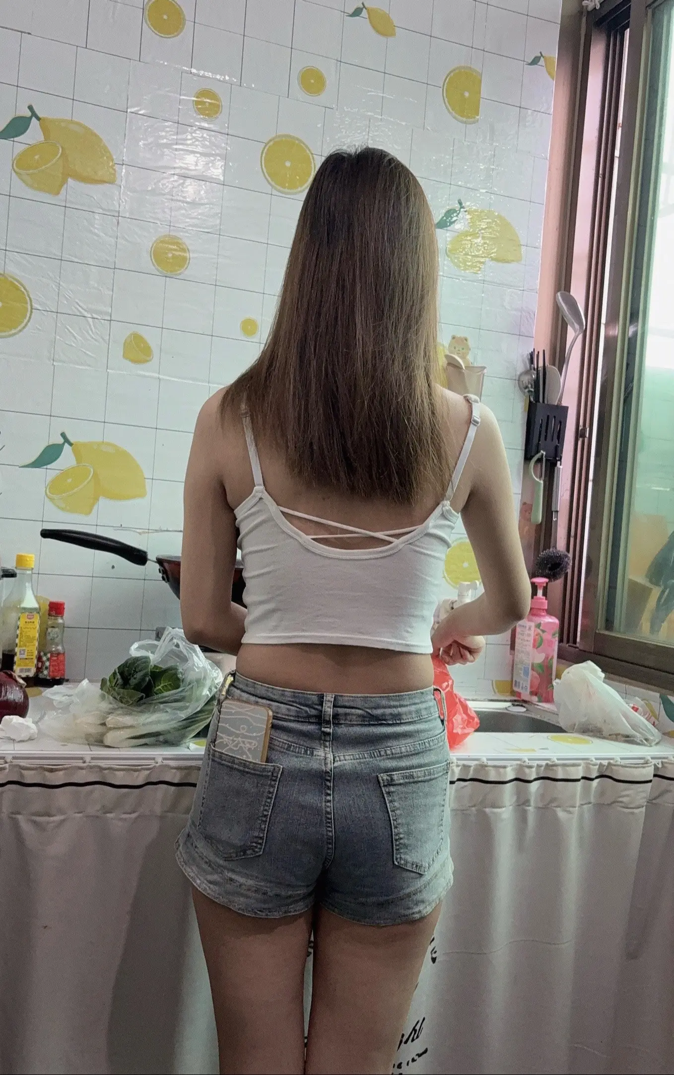 我可以一直吃同样的饭，反复听同样的歌，我不喜欢新鲜感，我喜欢安稳的一切