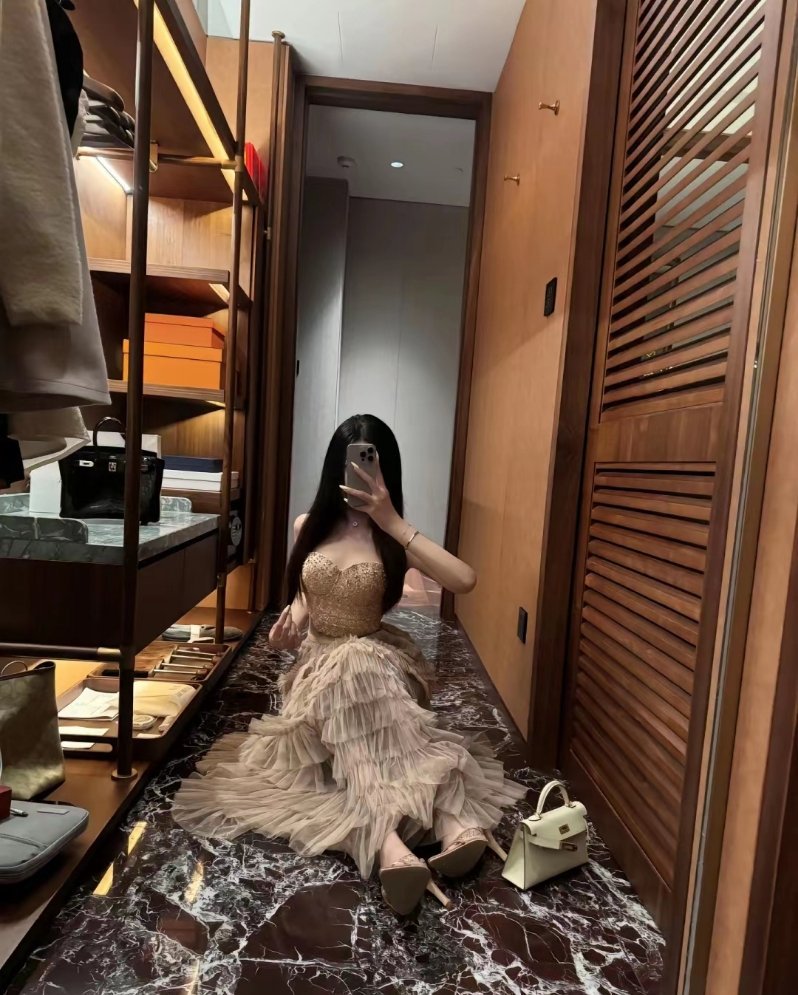 做什么都是消耗一生 不如多做一些自己喜欢的事 . 