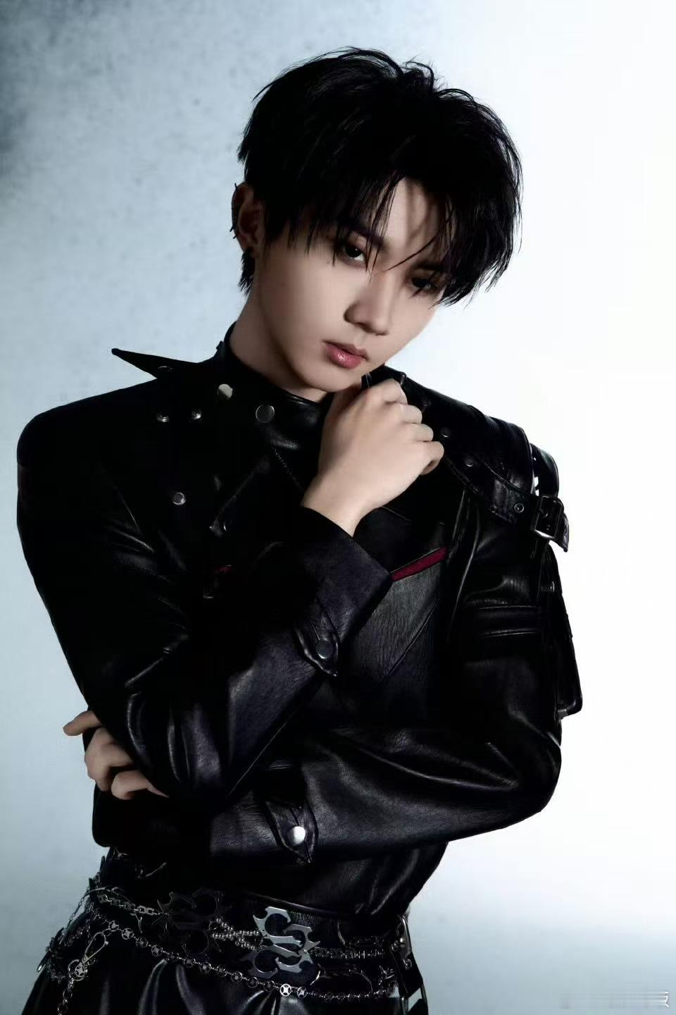 马嘉祺加冠单人大片马嘉祺加冠大片马嘉祺加冠大片，帅， 