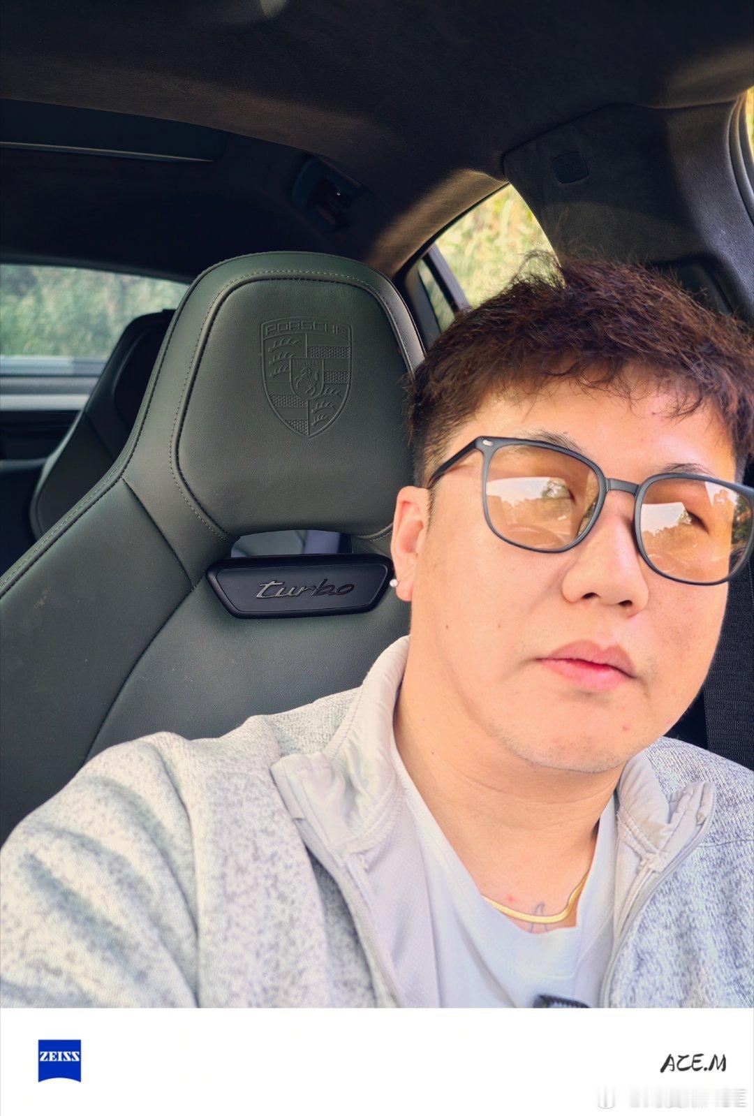 保时捷正确自拍方式，活动是真的有意思自己手缝真皮的卡包，是真的好难，一针一线，豪