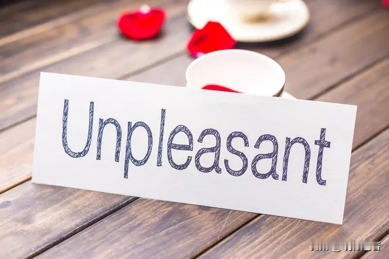 当婚姻遭遇重大变故，妻子本可选择体面结束关系，却在丈夫瘫痪期间出轨怀孕，这种行为