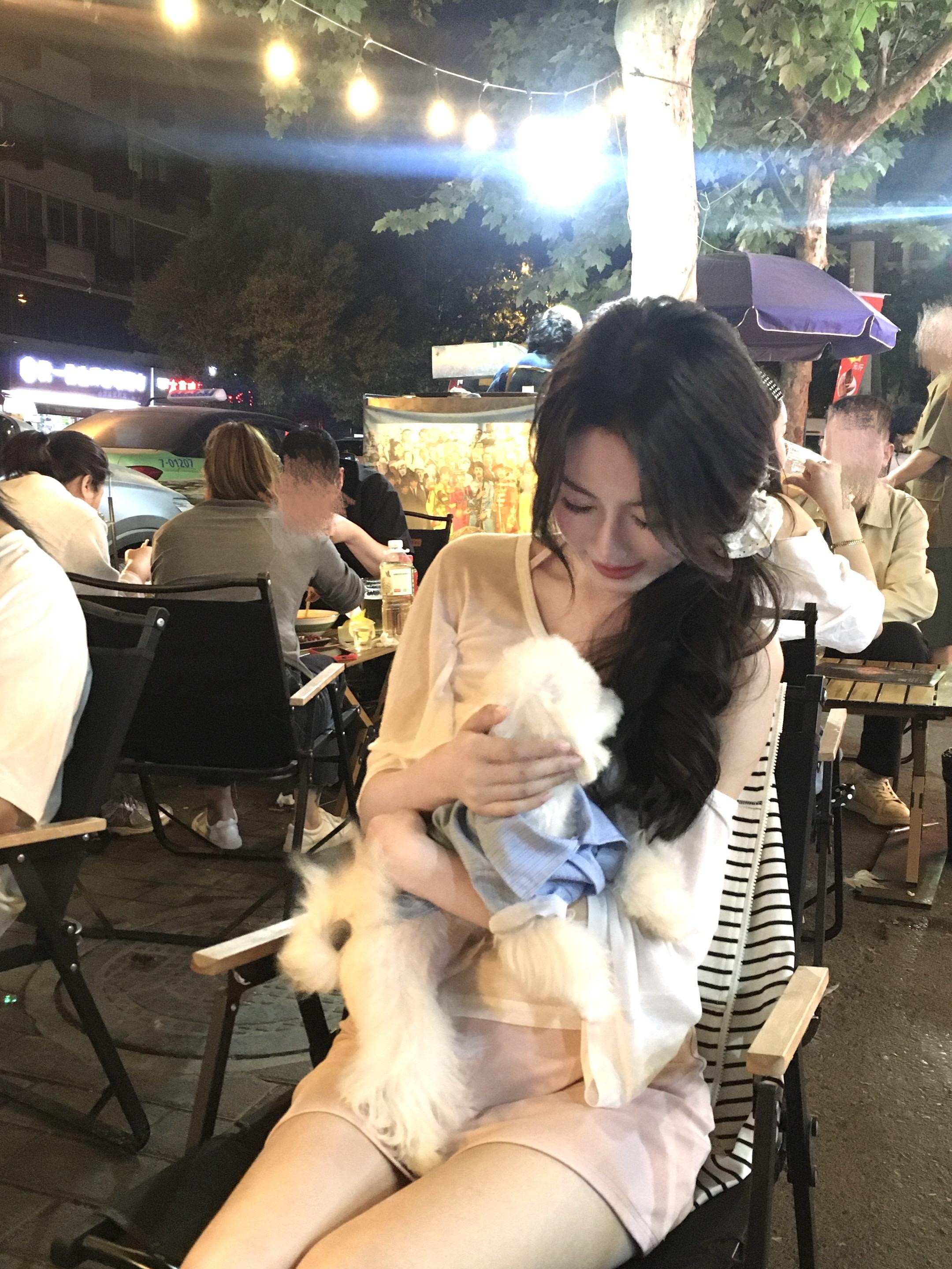 想和你在夏天的傍晚一起吹吹晚风。