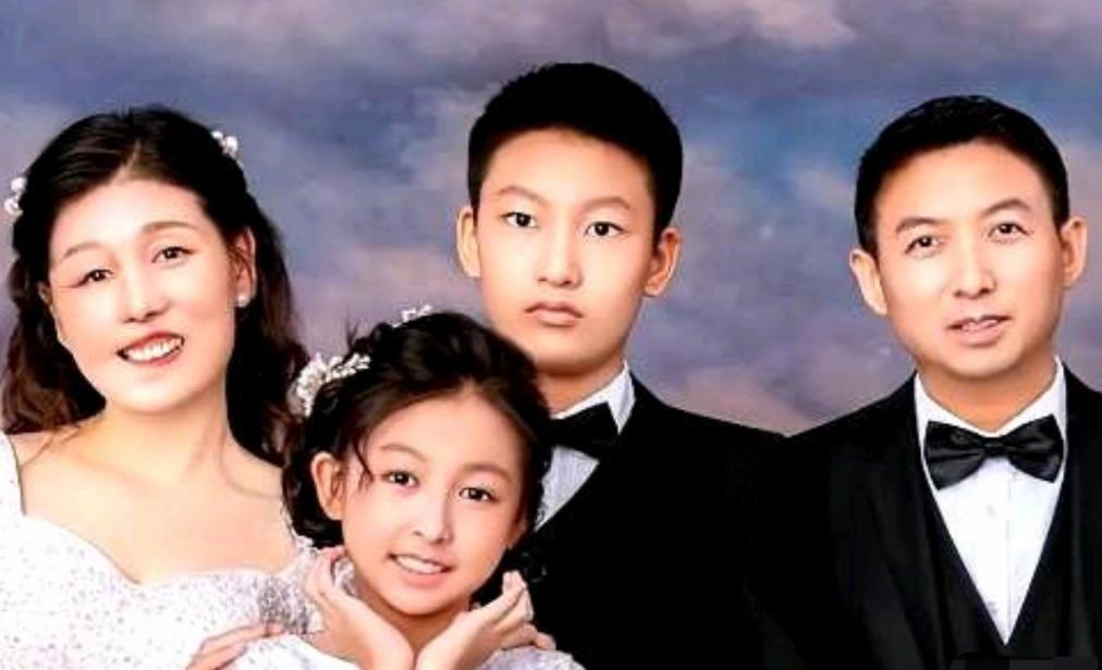 北大法学学霸陈长志不顾亲友阻拦，在2007年毅然迎娶了脸部被大火灼伤、学历悬殊的