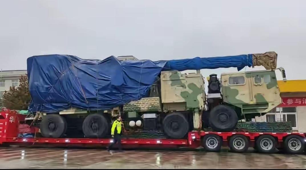 看来电磁炮还是专注于小口径。从技术角度分析，小口径电磁炮确实具备独特优势。其发射