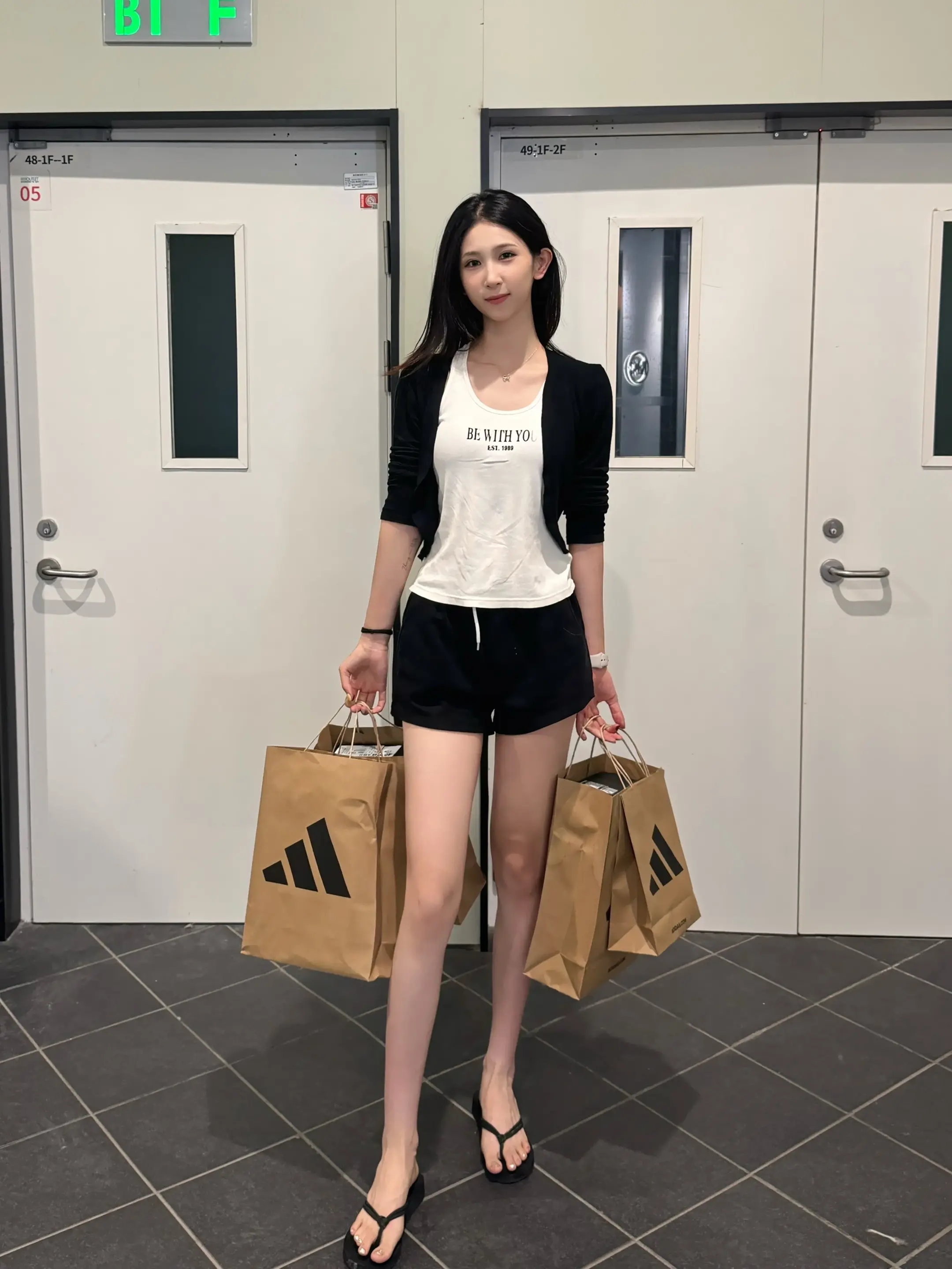 来奥特莱斯不逛阿迪达斯等于白来