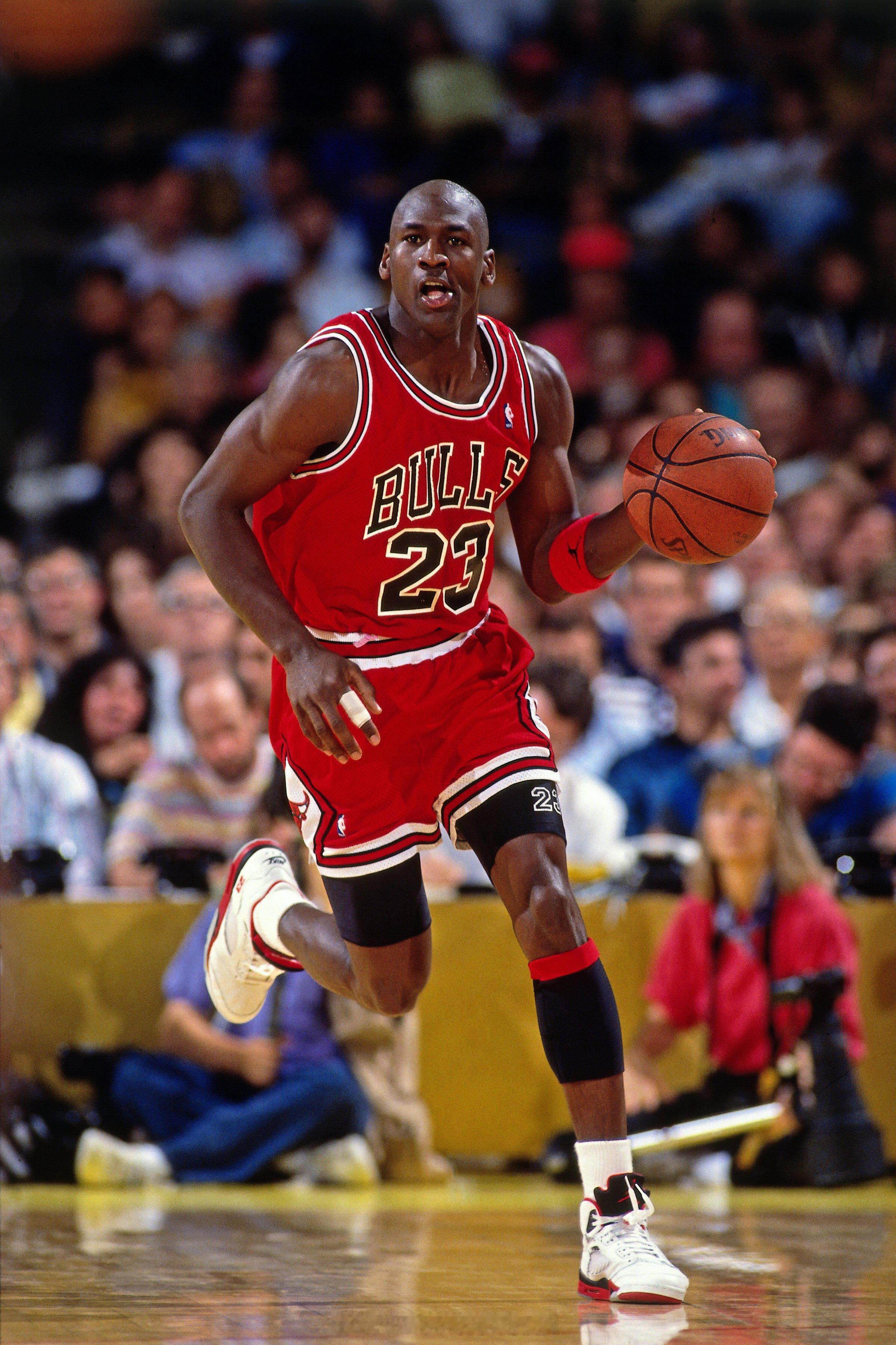 1991年的今天：迈克尔·乔丹（MJ）出战了他的首场 NBA 总决赛。乔丹在对阵