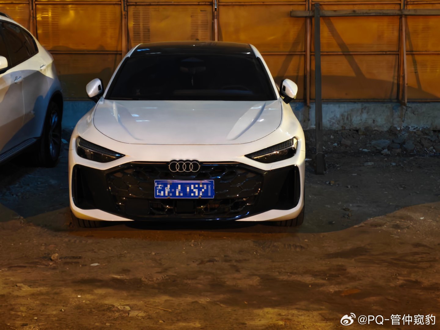 有没有觉得一汽奥迪a5l 很奶凶？晚上在光线比较弱还停在比较低的地势里显得很低趴