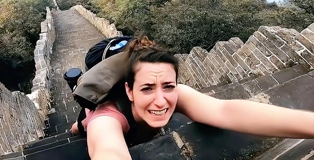 图片上的这位女孩名叫吉莉安，来自美国，因为生性向往自由，所以一直以来都没有结婚。