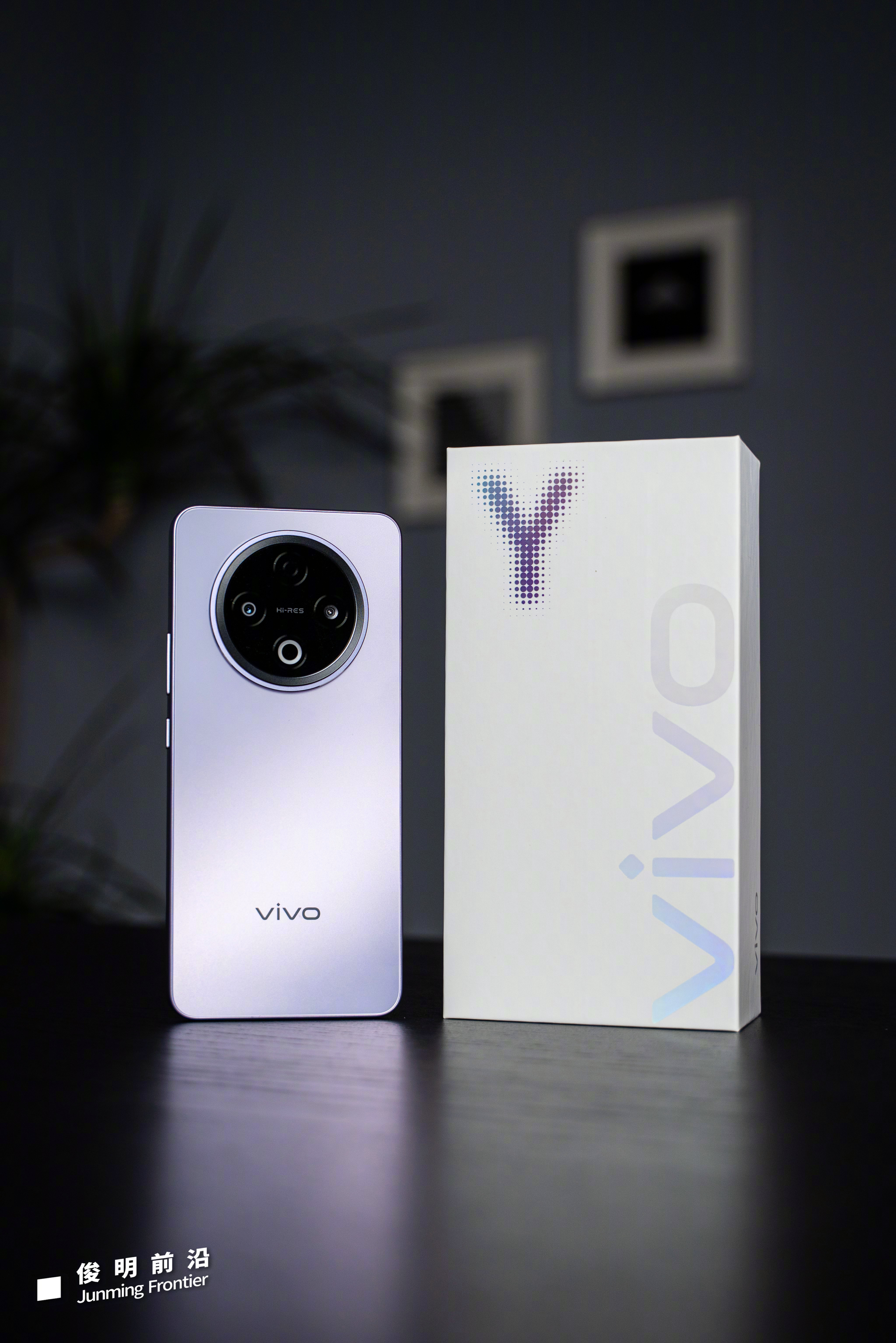今天给大家带来全新vivo Y500的使用体验，以“续航耐用双灭霸”的定位，带来
