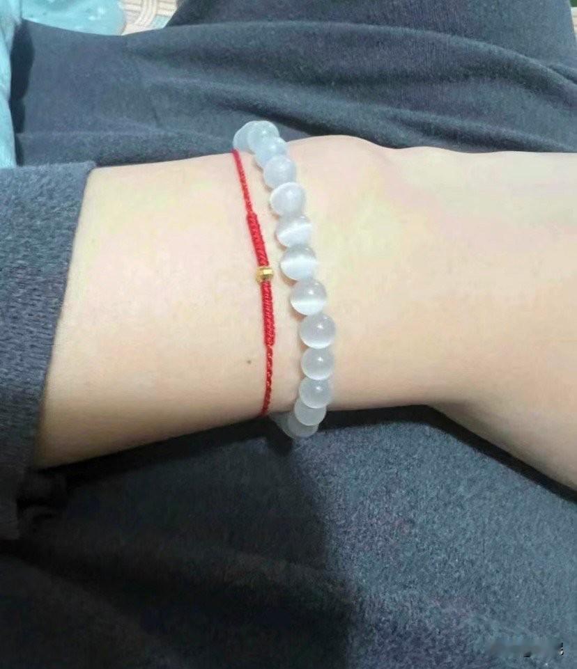 虽然说送礼物，无论贵重与否都是别人一番心意，尤其现在黄金也不便宜。

这放大图片