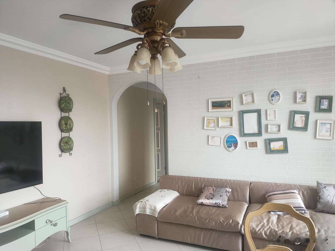 给自己一句话，你会说什么? 我会对自己说：“日子还长，别慌。”人到中年，就像爬山