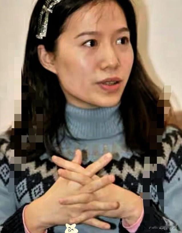 杨振宁离去后，49岁的翁帆穿着35元的帆布鞋悄然搬离旧居，带走34箱沉甸甸的手稿