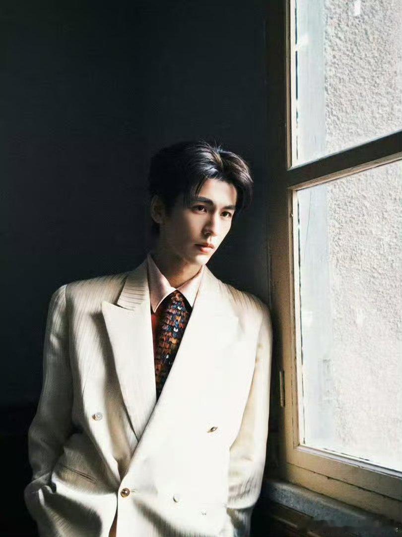 张凌赫的商务汇总张凌赫商务汇总，要数量有数量，要质量有质量，全是奢代+国民大品牌