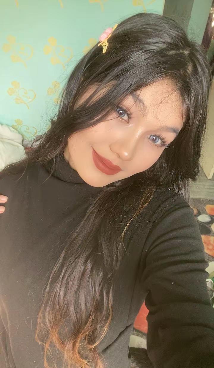 以简单的心走自己的路，看自己的风景过自己的生活，不羡慕      不嫉妒 💐