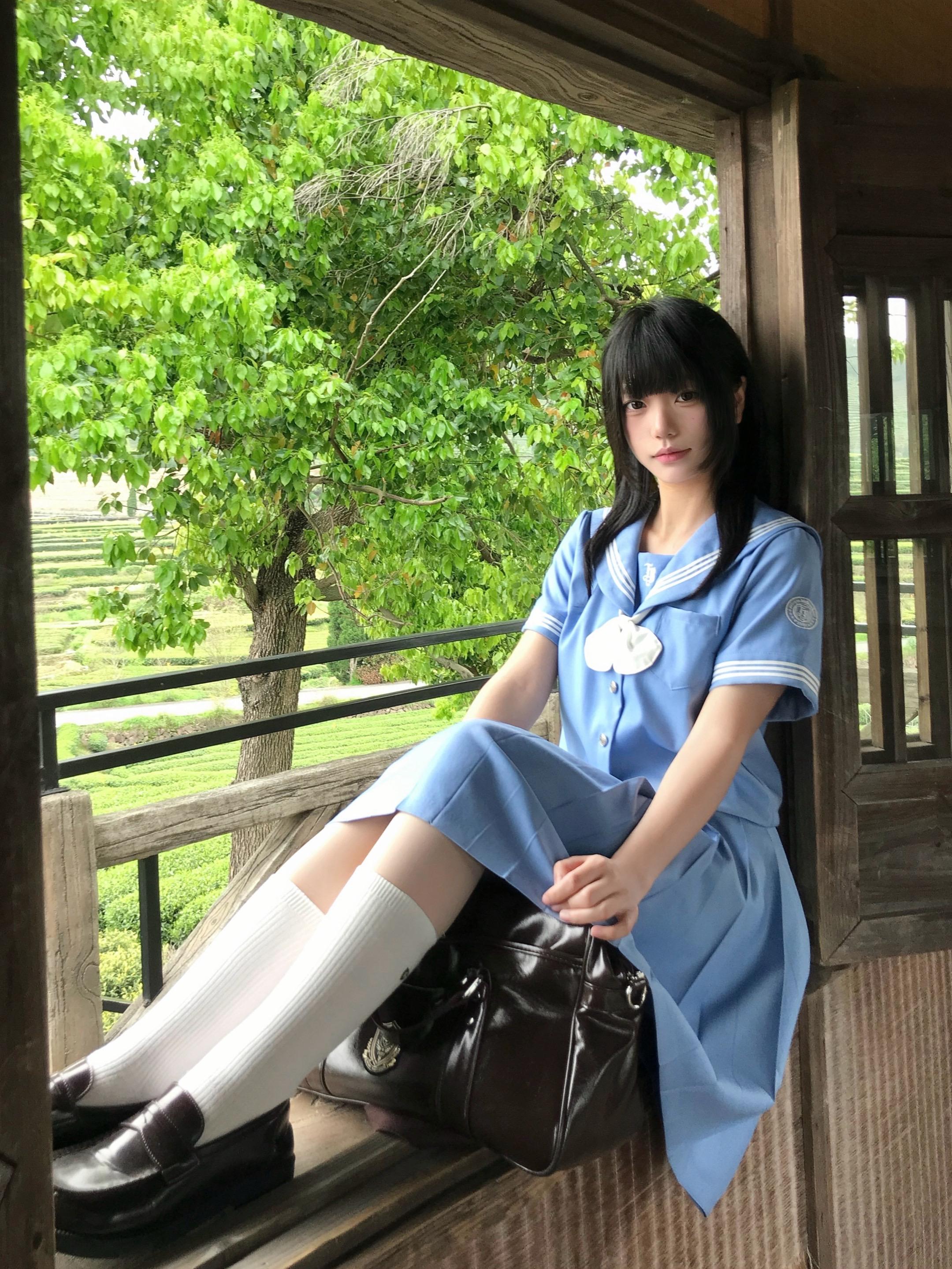 幸好这个世界还有 明媚的春天、勇敢、自由和好天气。