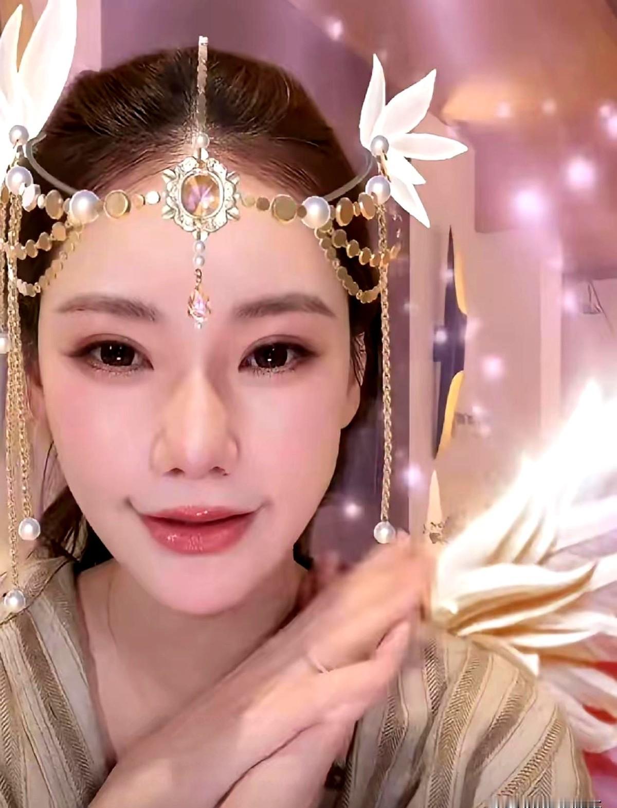 刚生完俩月就出差，还把新生儿留家里？

马筱梅这操作，很多人看不懂。她刚复播，就