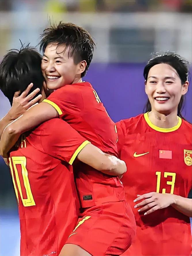 杭州亚运会女足1/4决赛，中国、日本、乌兹别克斯坦、朝鲜晋级四强。
中国女足对阵