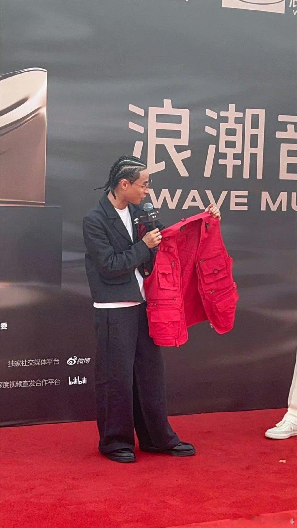 布瑞吉有嘻哈原来是8年前了 突然惊觉，布瑞吉参加《有嘻哈》已经过去8年！当年的红