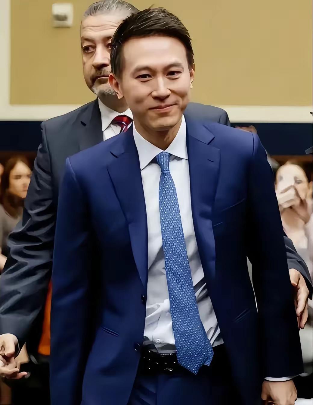 一位新加坡华人终于说了实话，他表示，在新加坡的华人，根本不在乎中国到底好不好。