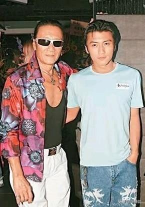 父辈对我们的影响非常大，父辈的生活方式也影响着我们。我们我总是想爸爸妈妈犯过的错