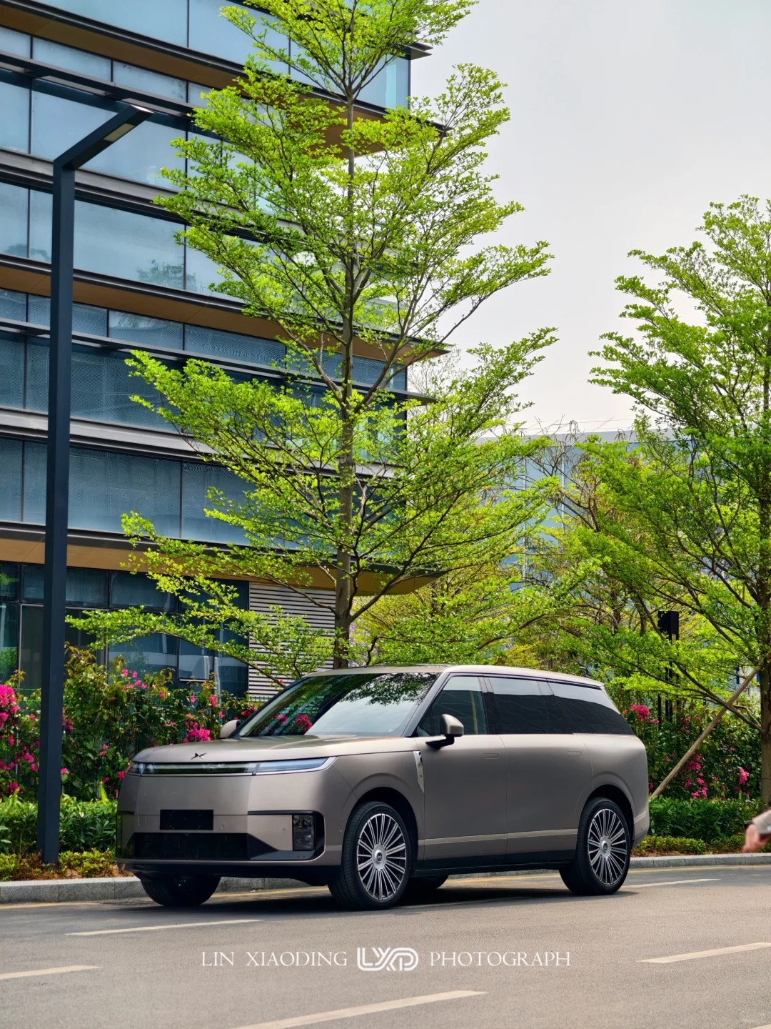 小鹏GX~看着就大大v聊车