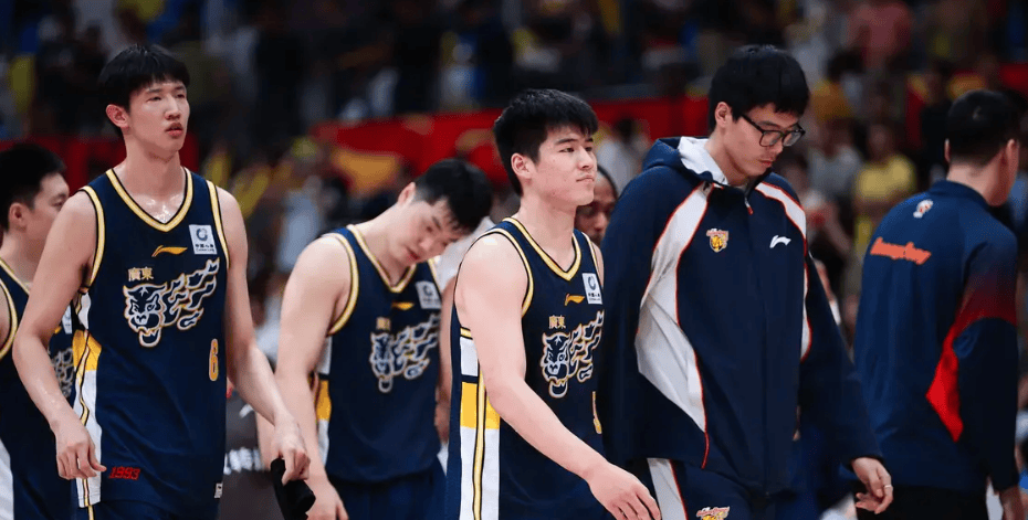 媒体人：对于近期状态不佳的广东，本场练兵助于寻找状态