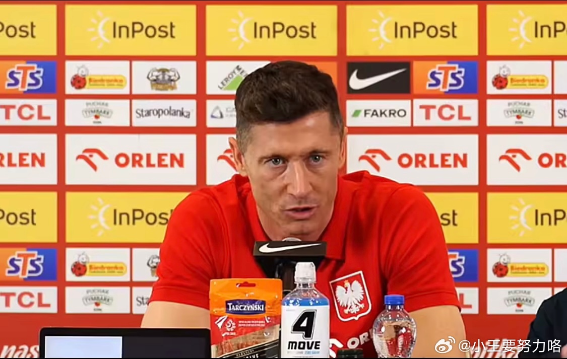 莱万：还有两场决赛就能晋级世界杯，我依然渴望为国家队效力3月23日波兰国家队召开