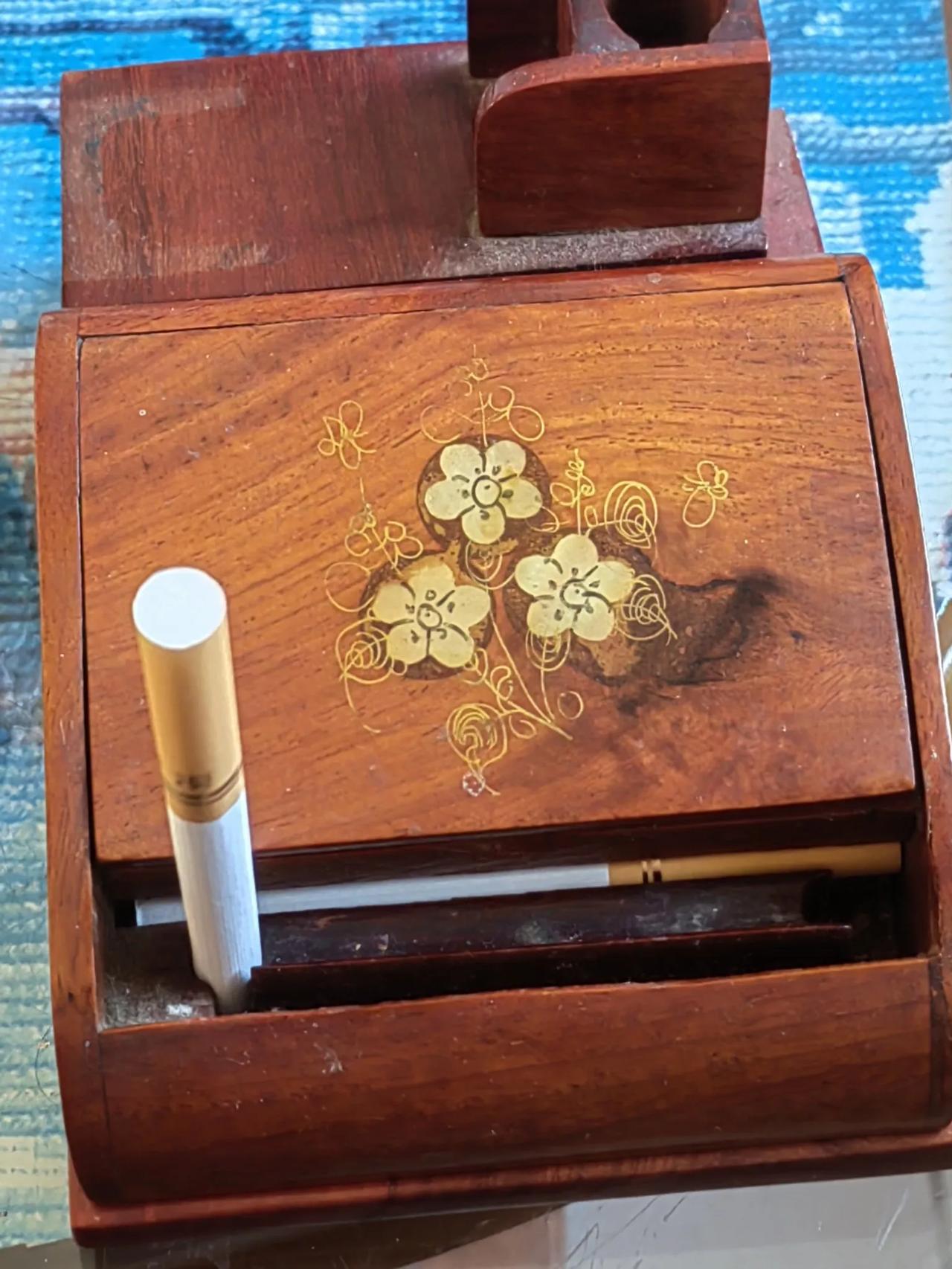 什么人用的？黄花梨木的，是炀金吗？十五买的残器，挺好用的。