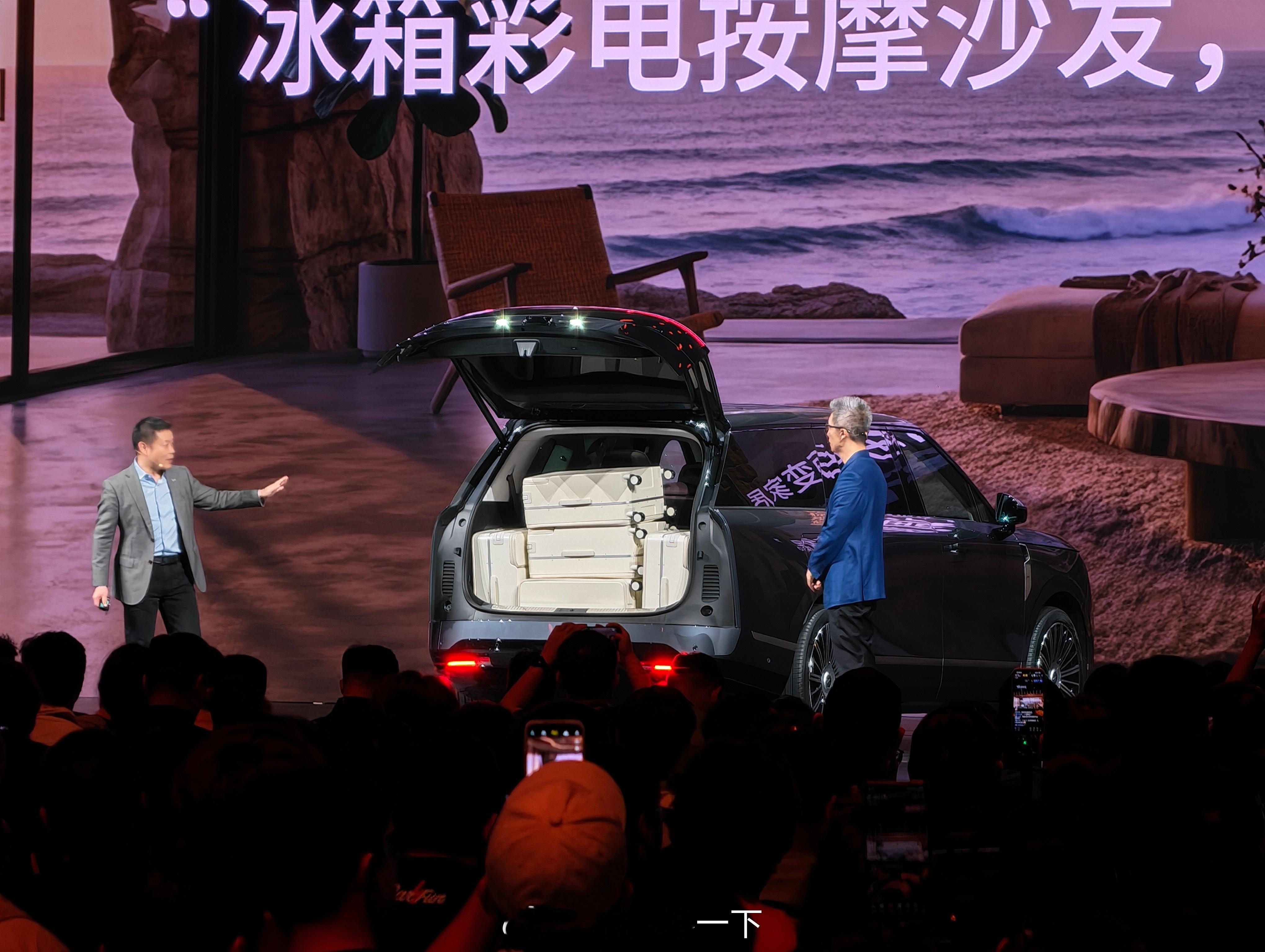 坐满六个人，小鹏GX还能塞下六个24吋的箱子，这个空间确实可以，如果你买纯电那还