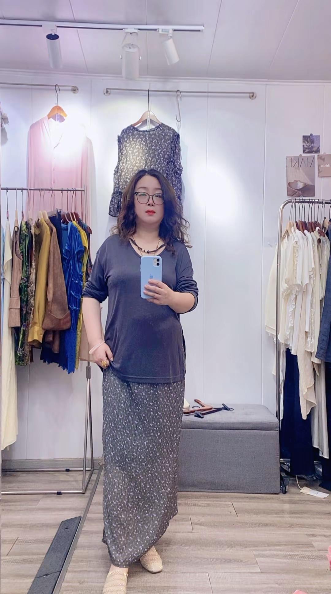 第一次见到你时，心里咯噔一下，我就知道，因果该登场了随意穿搭
