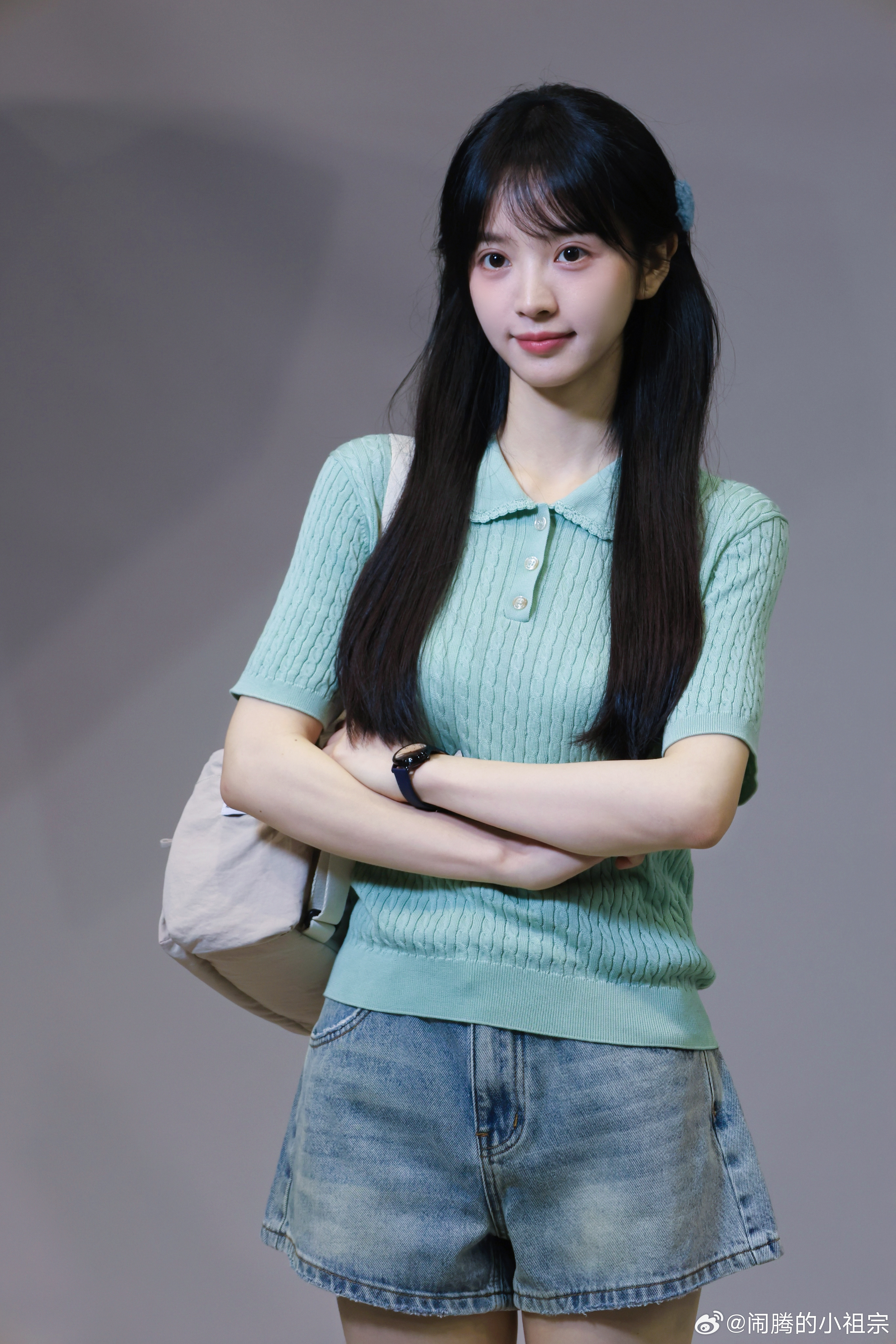 田曦薇怎么洗把脸就来演林知夏了穿搭简单却格外时尚，靠的就是田曦薇本身的颜值气质，