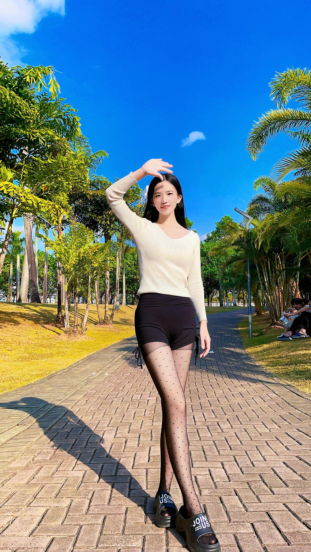 明天去哪里玩？可以告诉我吗？正月正，好光景，家家户户笑盈盈。春节 美女 黑丝 波