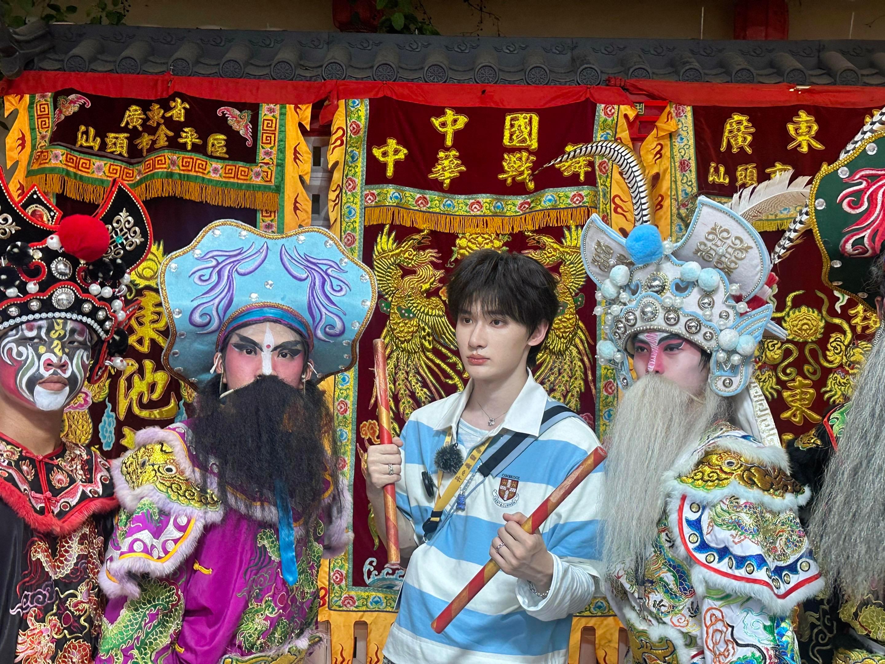 有这样一个男孩他生图帅的出彩余宇涵 宇宙帮帮忙