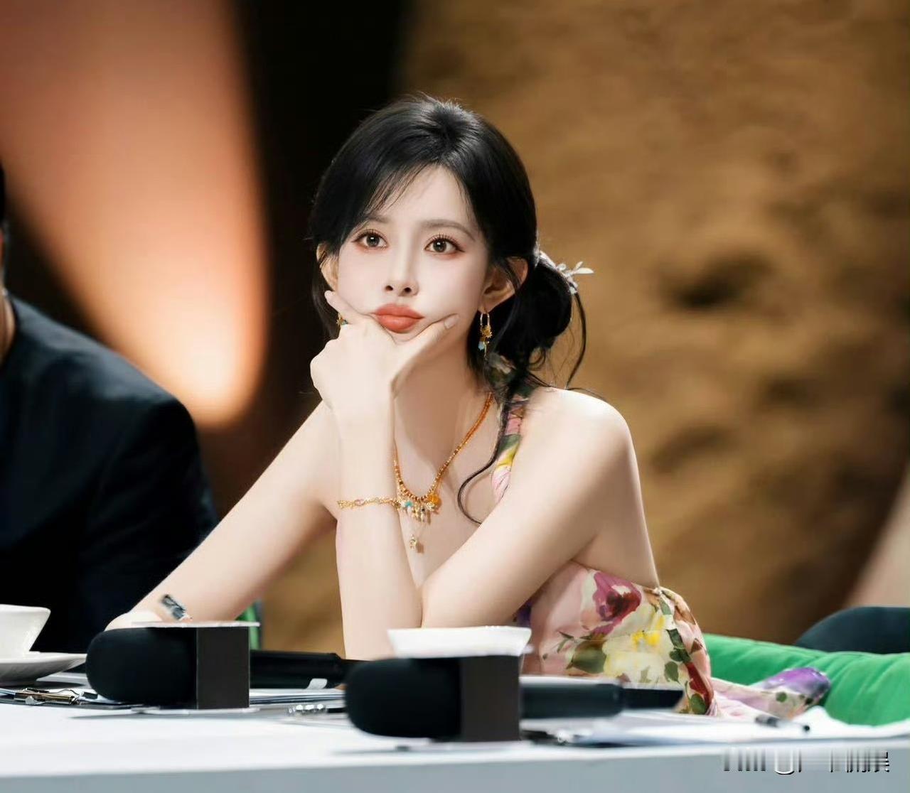 孟子义还有多少惊喜是大家不知道的？怎么她参加美食类综艺也这么有梗！

孟子义综艺