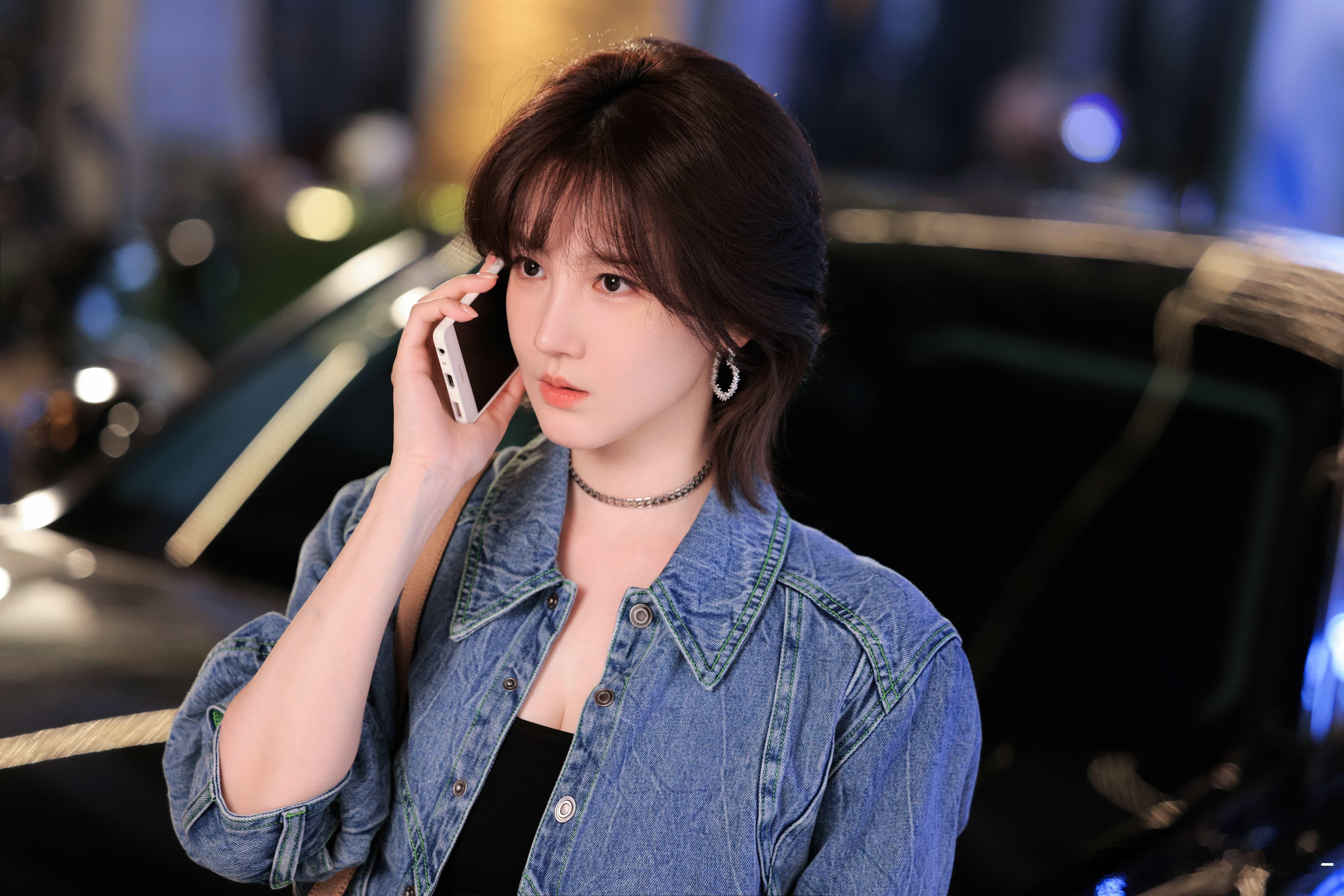 陈小纭 狙击蝴蝶最强助攻陈小纭饰演的春畅，不仅为男女主提供爱情的助攻，还用自己的