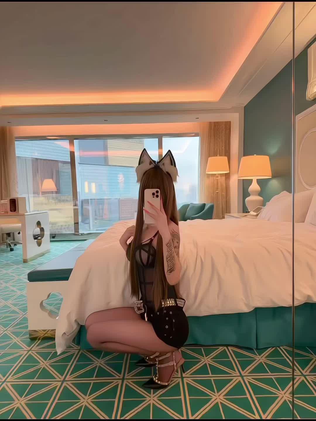 最近过得还好吗 还喜欢无缝衔接吗 还喜欢吃着碗里看着锅里吗 还喜欢花女...