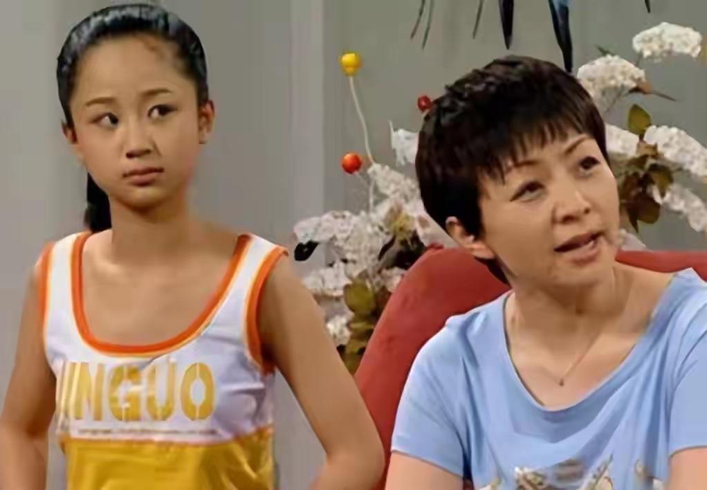 说杨紫不漂亮，当年宋丹丹都劝她别进娱乐圈，干点正经工作！谁能想到当年家《有儿女》