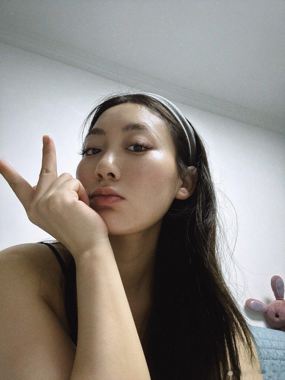 熬大夜以后下巴就长痘，苦恼😮‍💨  ​​​