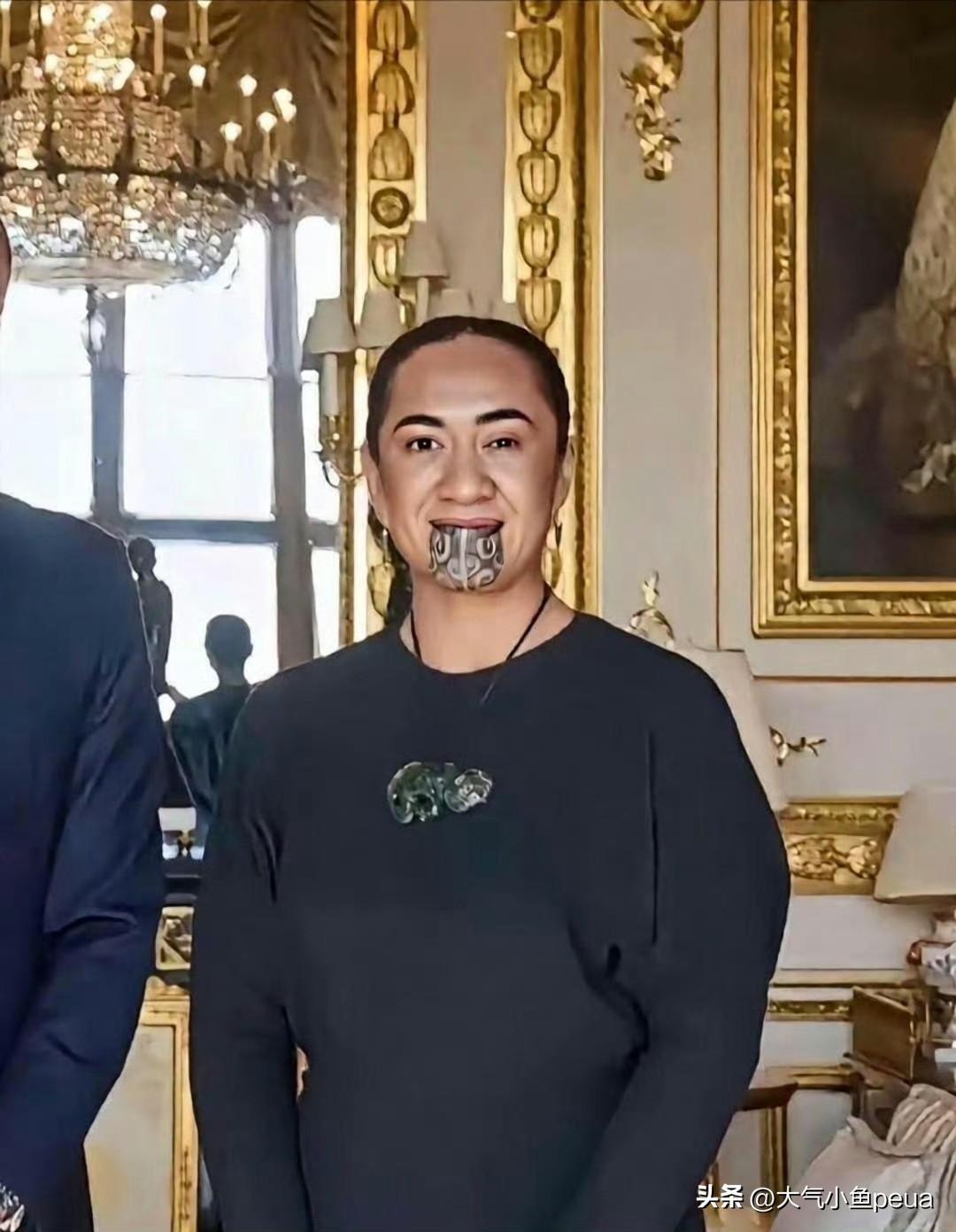 “外国人真会整”，但了解后才发现，这哪是普通纹身啊，简直是刻在脸上的“家族族谱”