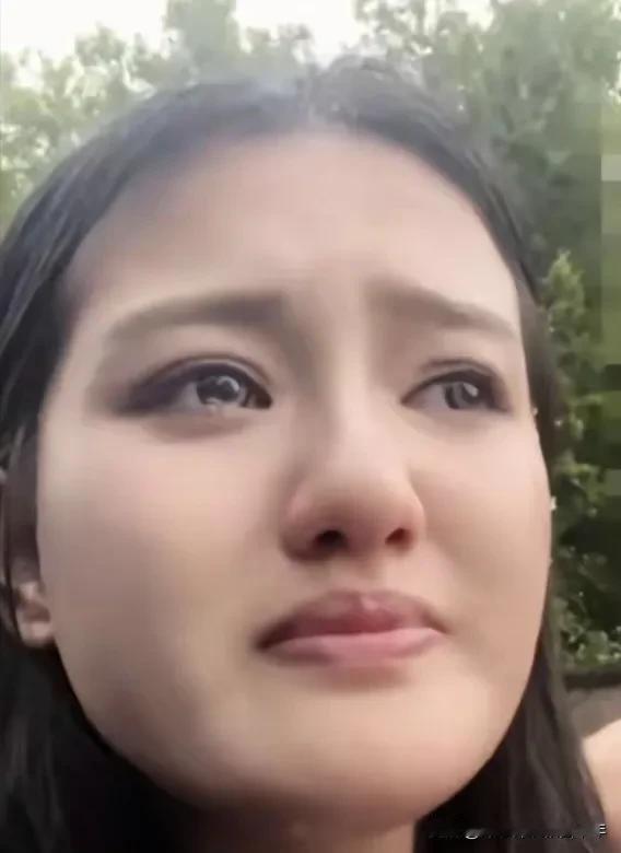 孙老师微语——
高处的人走几步下坡路没什么，最多他是离开高处了；
低处的人再走下
