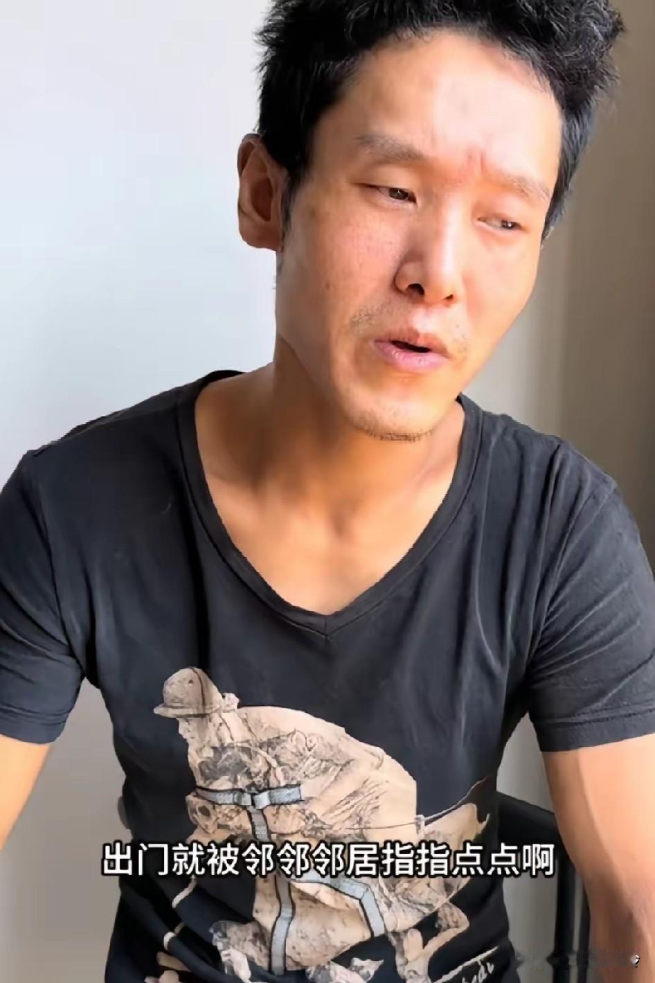 女助教主动洪先生:哥，回家了吗？
他也因为女助教在台球厅充值了不少钱，男教练说他