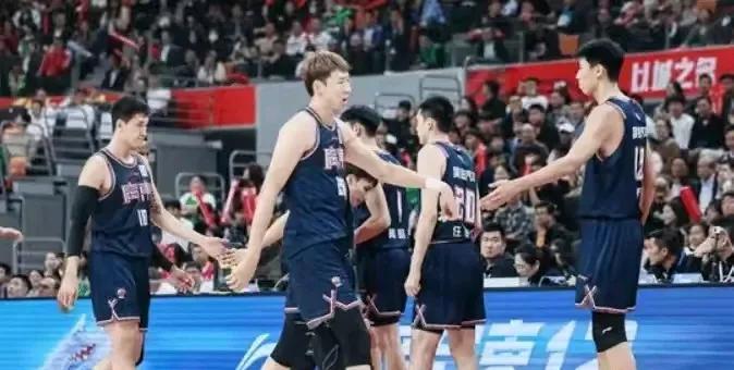 广东127-101大胜山东 球员评分：3人完美、6人及格、3人拉胯。整场比赛，称