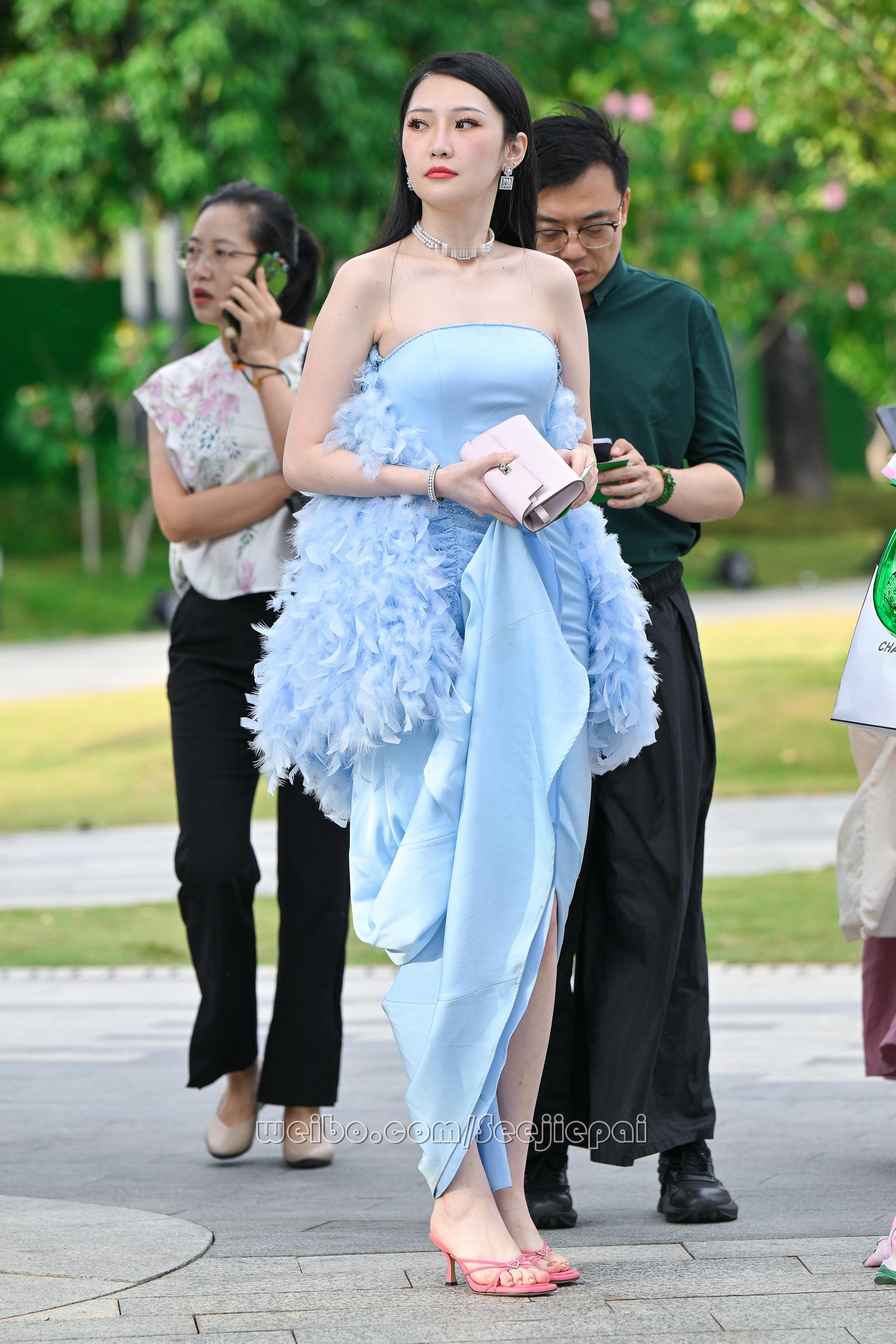 温婉气质礼服长裙~~ ​​​
