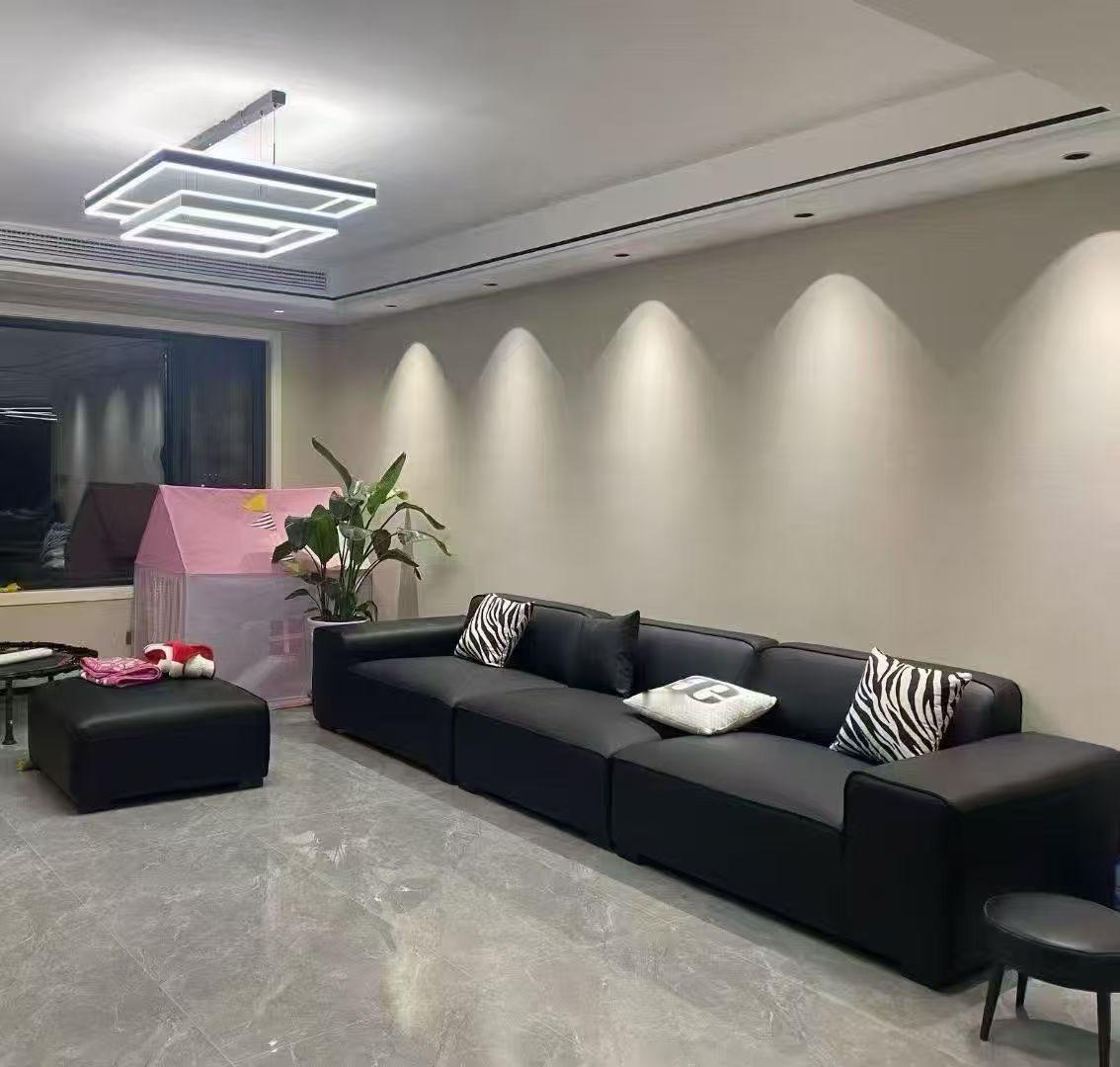 这几年，做标准品的日子可真不好过，价格战打得那叫一个激烈。

我有个卖家具的朋友