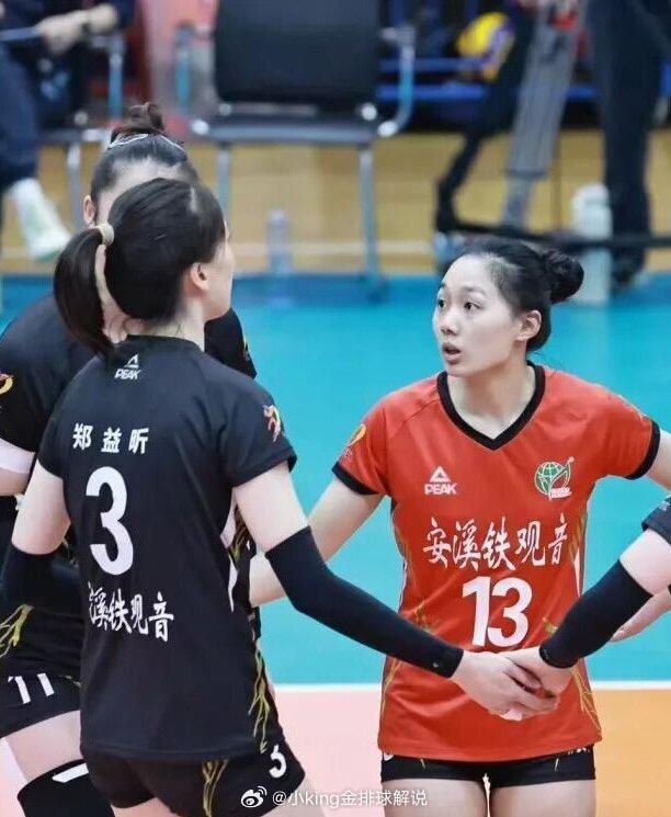 真心觉得应该有一个防守极限球的自由人，亚锦赛对手日本队打吊结合较多，福建郑欣怡极