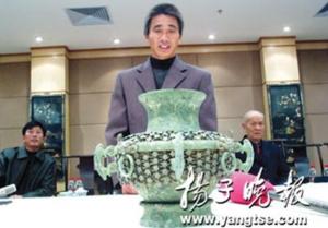 1982年，江苏一老农挖出40斤黄金，上交时才发现，装黄金的罐子才是无价之宝。