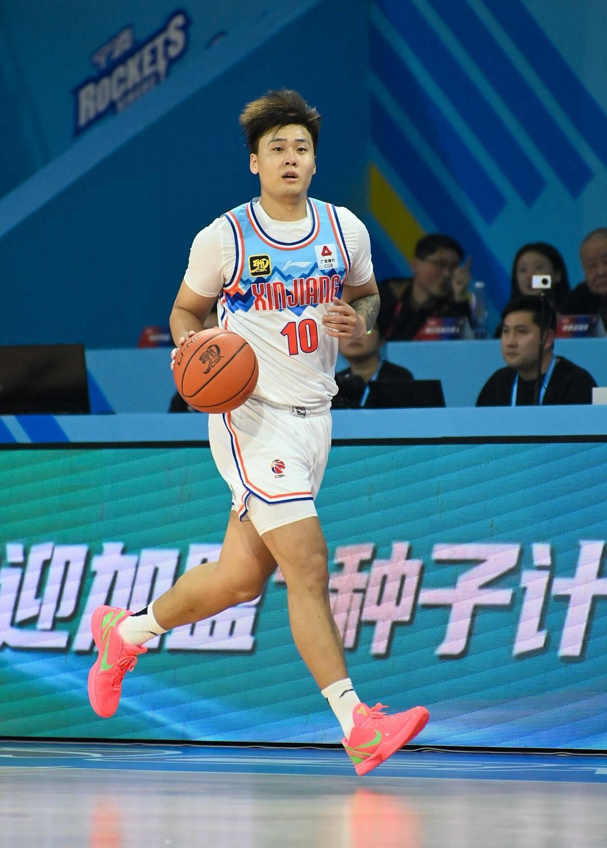 在CBA的赛场上，赵睿一直以全面的表现和关键时刻的冷静著称。不过，很多球迷可能不