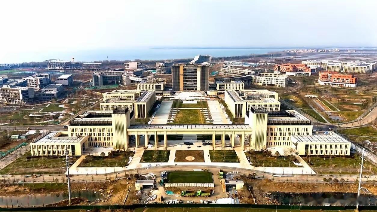 宿迁学院如果更名为大学，叫什么大学比较合适？
1. 宿迁大学：最直接体现地域归属